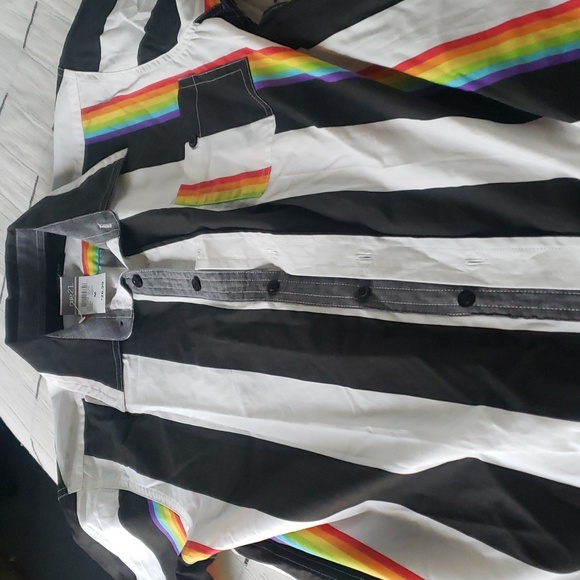 Striped, short sleeve button front..nwt - Picture 3 of 3